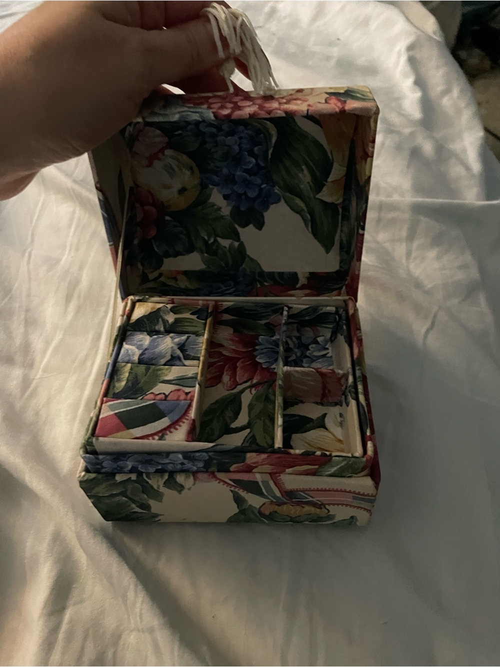 Vintage 90s Floral Pattern Jewelry Organizer Box